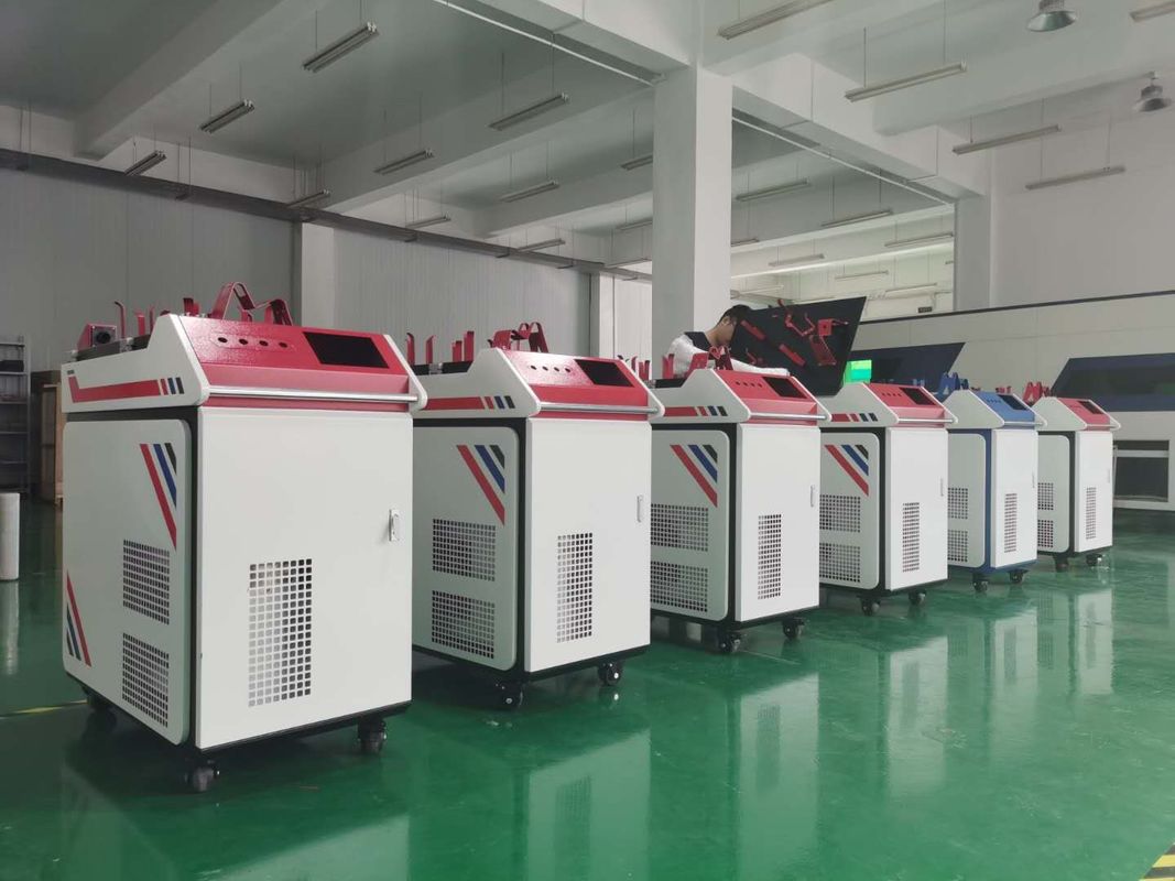 1080nm 1500W Fiber Laser Spawacz Chłodzenie wodą Swing Głowica spawalnicza