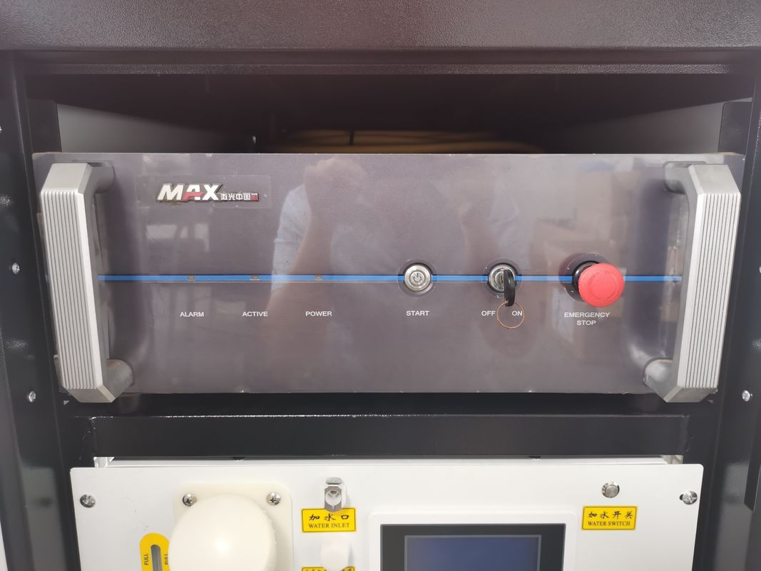 Automatyczny podajnik drutu Ręczna spawarka laserowa 120 mm / S 2000 W CW Spawarka laserowa światłowodowa