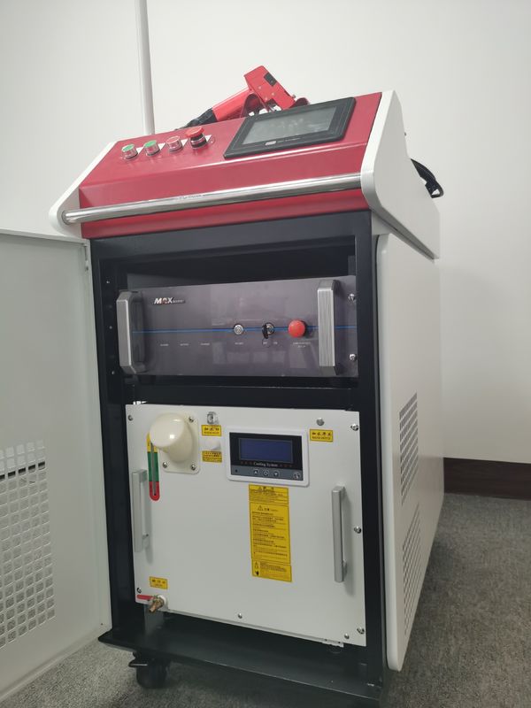 Elastyczna obsługa Ręczna spawarka laserowa JPT 1500W 2000W do materiałów metalowych
