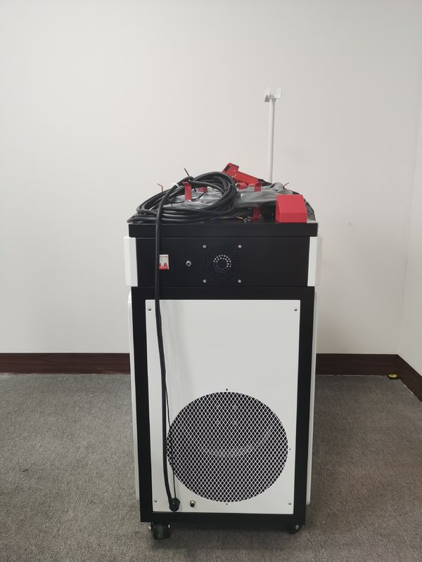 Ręczna spawarka laserowa 1080nm CW 1500W CE z agregatem chłodniczym