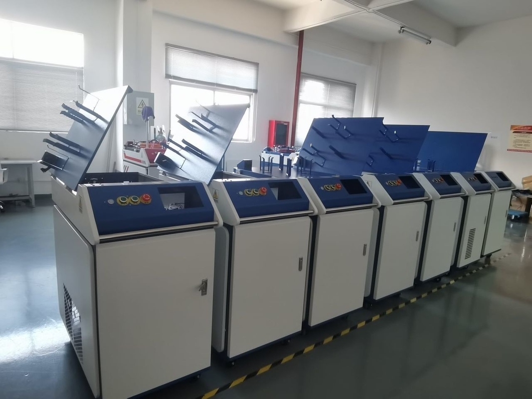 Ręczna spawarka laserowa Max Raycus 120 mm / s Chłodzenie wodne 1,5 kW